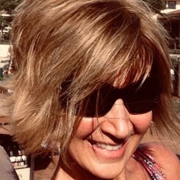 Meet your Posher, Kelly - Picture 2 of 2